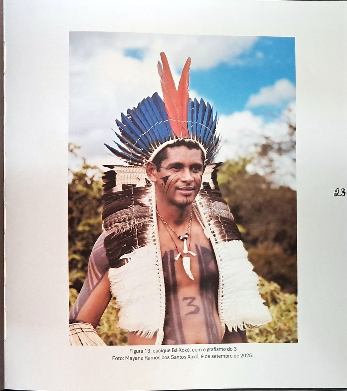 Cacique Bá com o Grafismo 3 de Maio